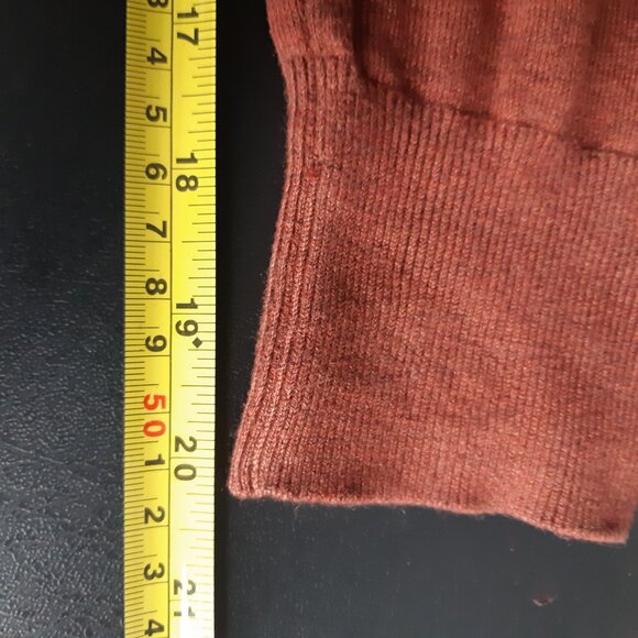 Banana Republic SZ M Luxury Blend Burnt Orange V-Neck Men's Sweater - Picture 11 of 12